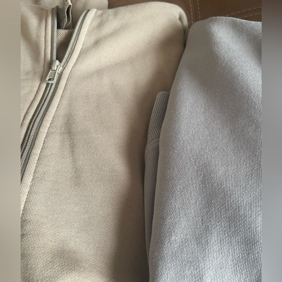 SKIMS Outdoor Zip Up Hoodie - Pacific - Picture 4 of 5